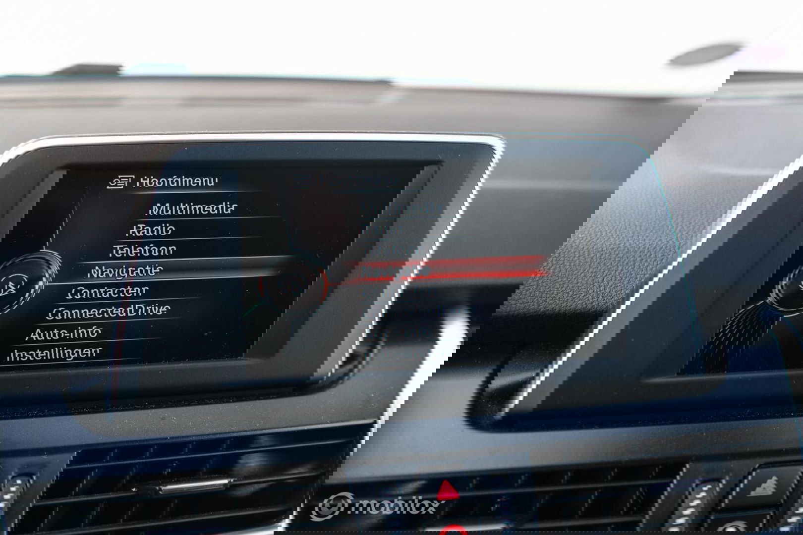 BMW 2 Serie Active Tourer 220i High Executive | LED | Stoelverwarming | Sportstoelen | PDC | Automaat |