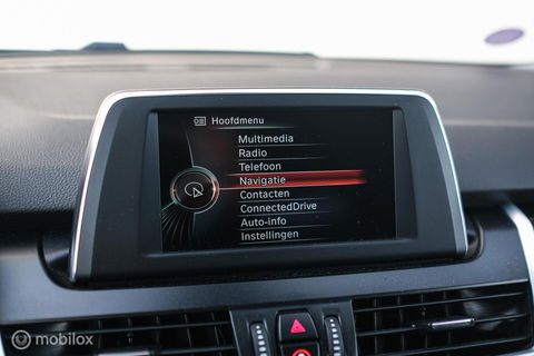 BMW 2 Serie Active Tourer 220i High Executive | LED | Stoelverwarming | Sportstoelen | PDC | Automaat |