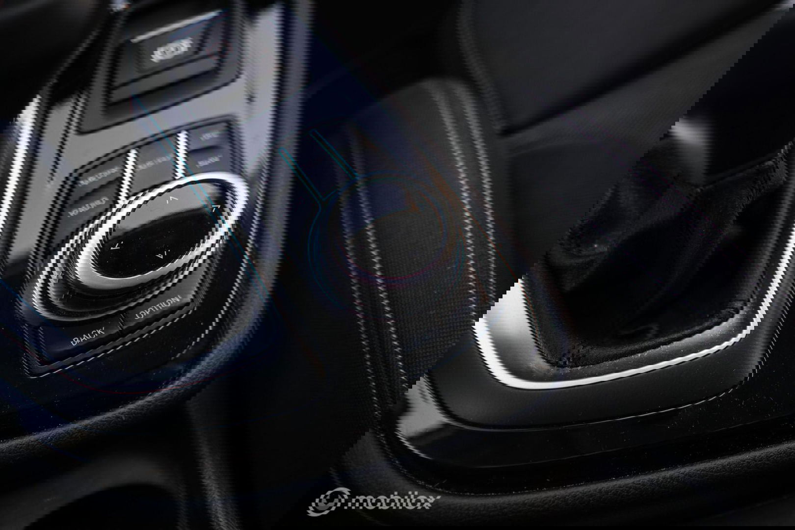 BMW 2 Serie Active Tourer 220i High Executive | LED | Stoelverwarming | Sportstoelen | PDC | Automaat |