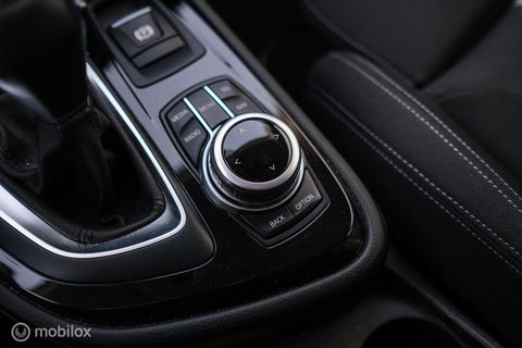 BMW 2 Serie Active Tourer 220i High Executive | LED | Stoelverwarming | Sportstoelen | PDC | Automaat |