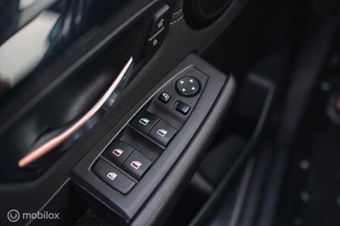 BMW 2 Serie Active Tourer 220i High Executive | LED | Stoelverwarming | Sportstoelen | PDC | Automaat |