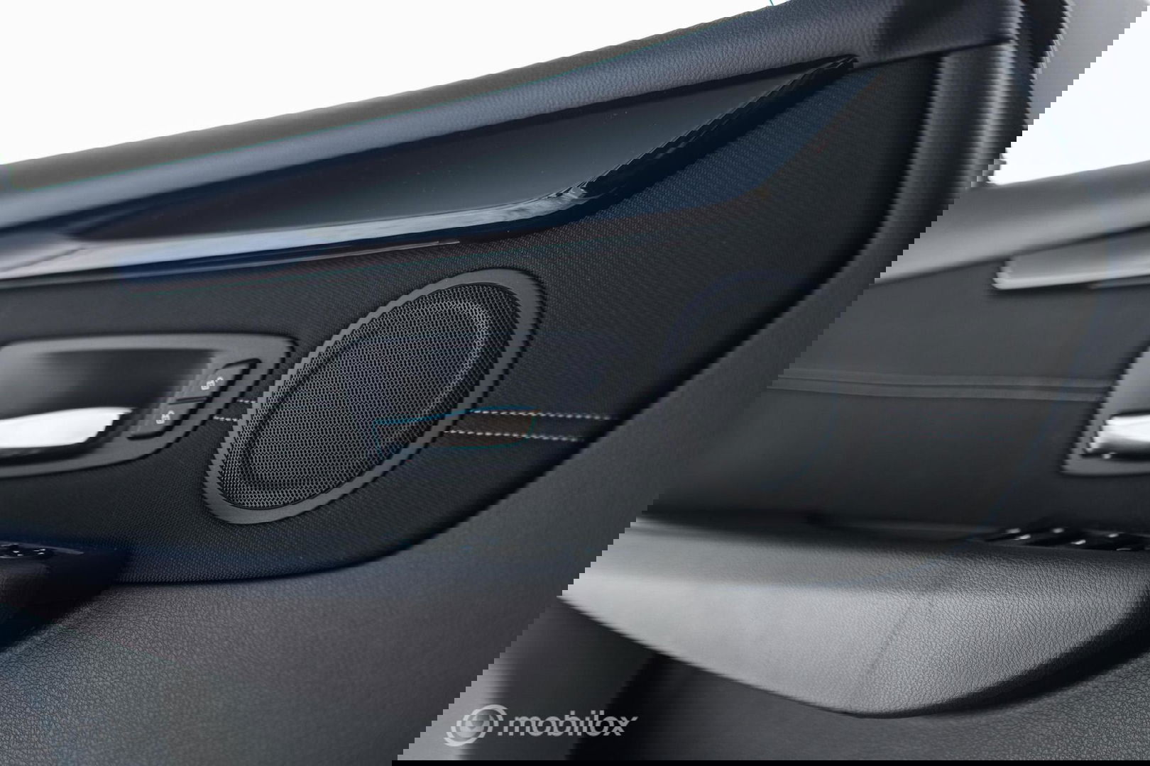 BMW 2 Serie Active Tourer 220i High Executive | LED | Stoelverwarming | Sportstoelen | PDC | Automaat |