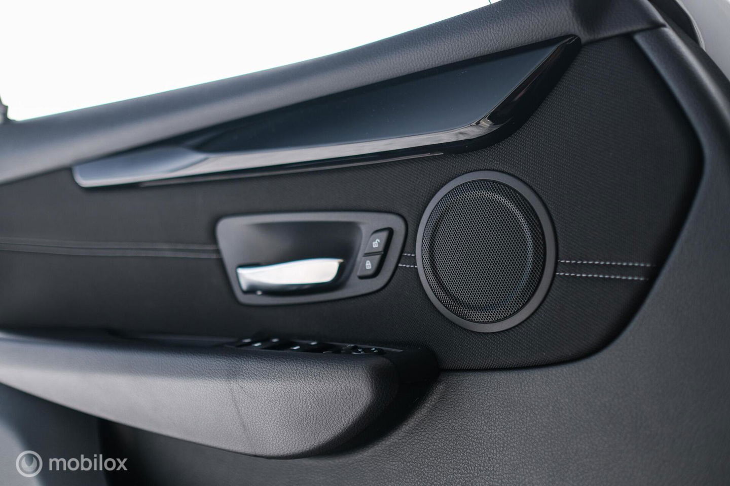 BMW 2 Serie Active Tourer 220i High Executive | LED | Stoelverwarming | Sportstoelen | PDC | Automaat |