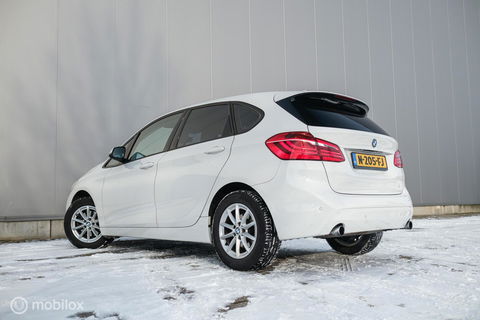 BMW 2 Serie Active Tourer 220i High Executive | LED | Stoelverwarming | Sportstoelen | PDC | Automaat |