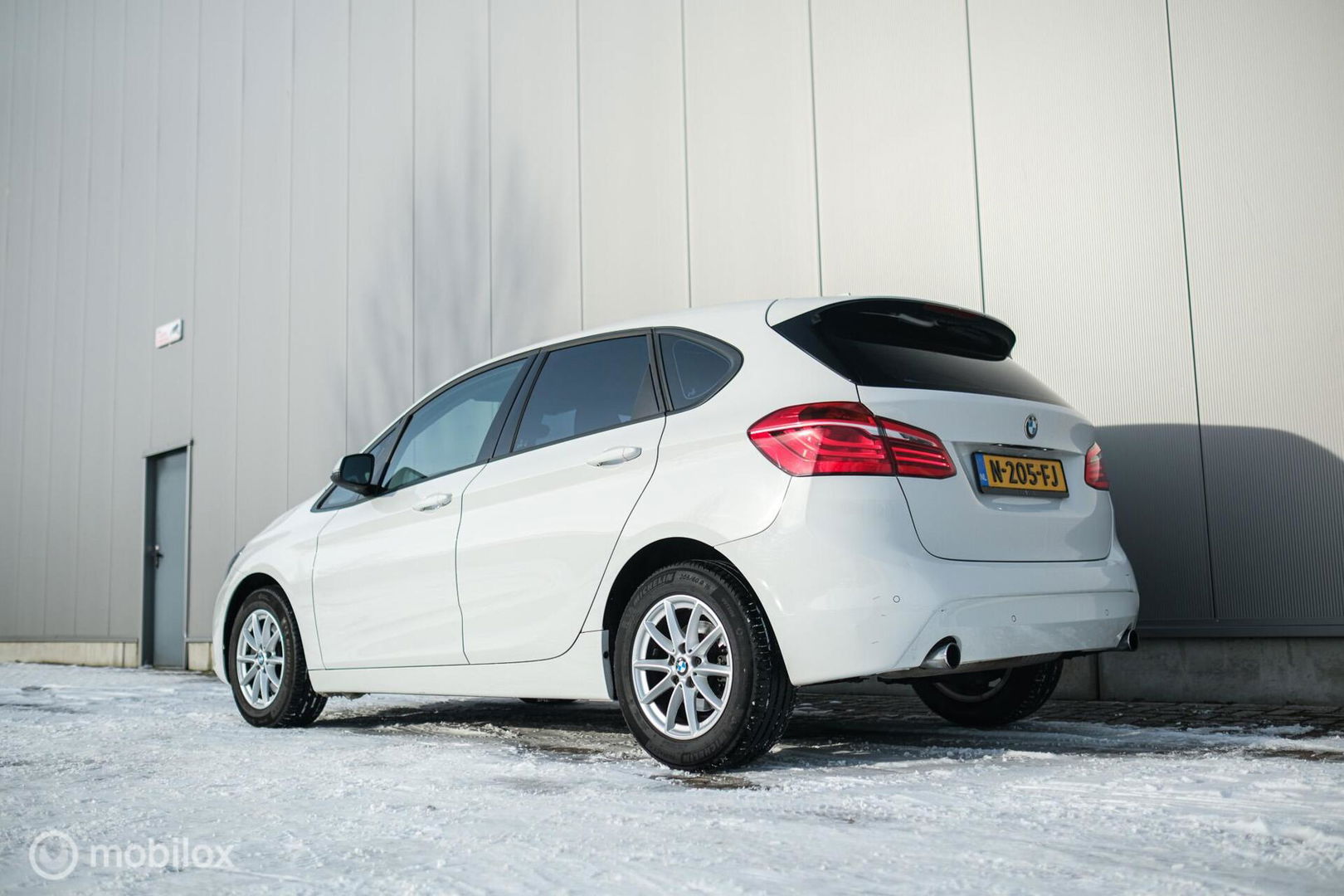 BMW 2 Serie Active Tourer 220i High Executive | LED | Stoelverwarming | Sportstoelen | PDC | Automaat |