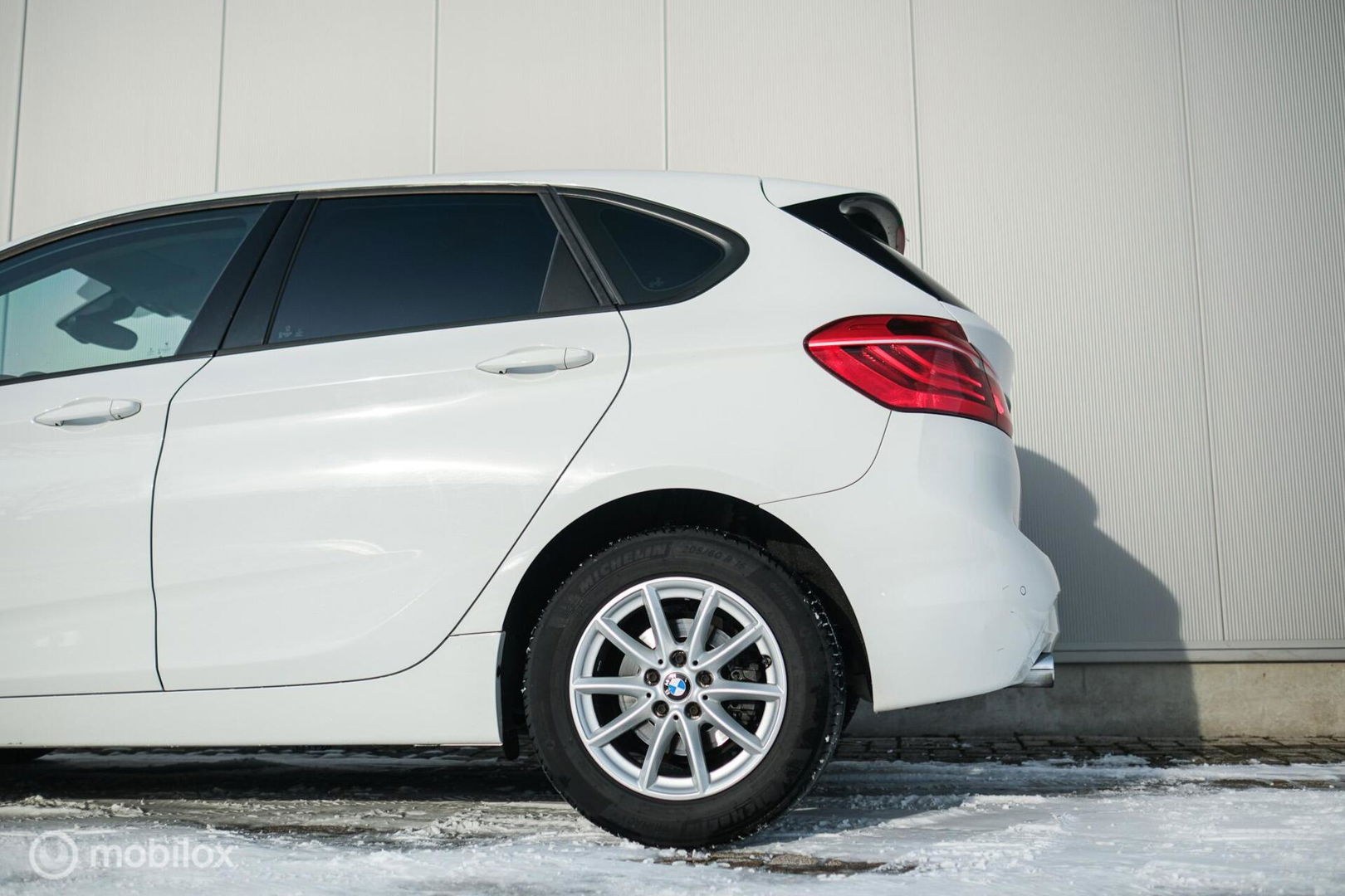 BMW 2 Serie Active Tourer 220i High Executive | LED | Stoelverwarming | Sportstoelen | PDC | Automaat |