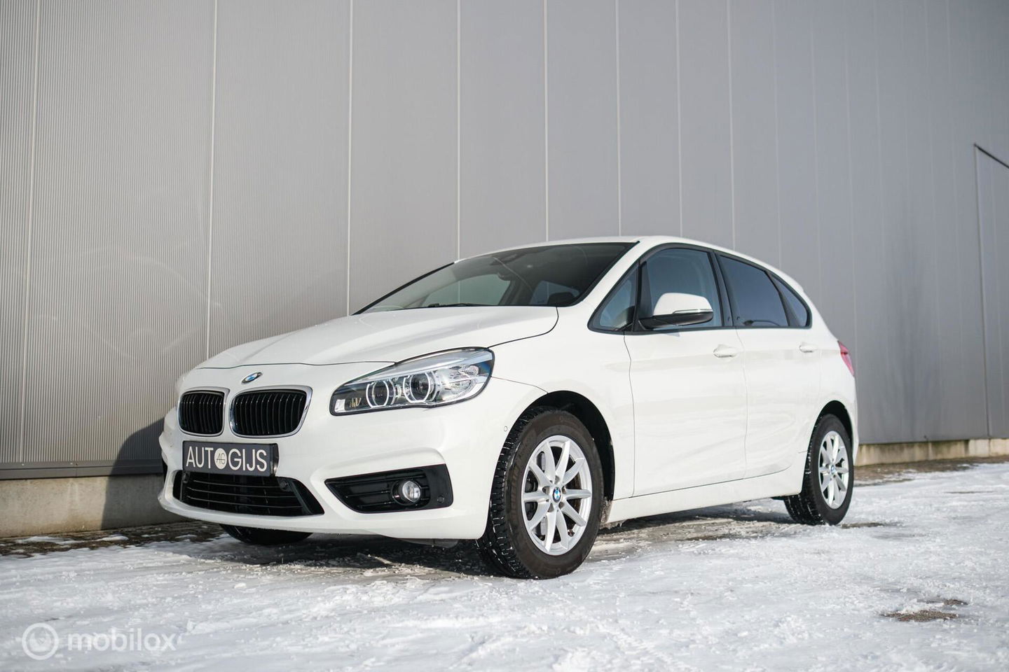 BMW 2 Serie Active Tourer 220i High Executive | LED | Stoelverwarming | Sportstoelen | PDC | Automaat |