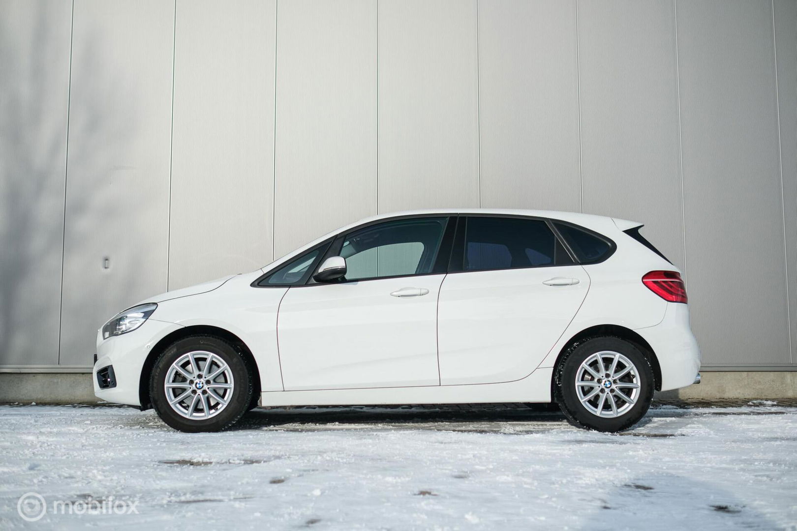 BMW 2 Serie Active Tourer 220i High Executive | LED | Stoelverwarming | Sportstoelen | PDC | Automaat |