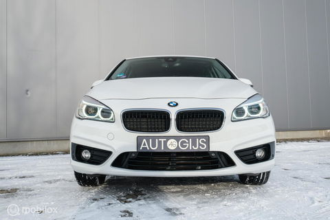 BMW 2 Serie Active Tourer 220i High Executive | LED | Stoelverwarming | Sportstoelen | PDC | Automaat |