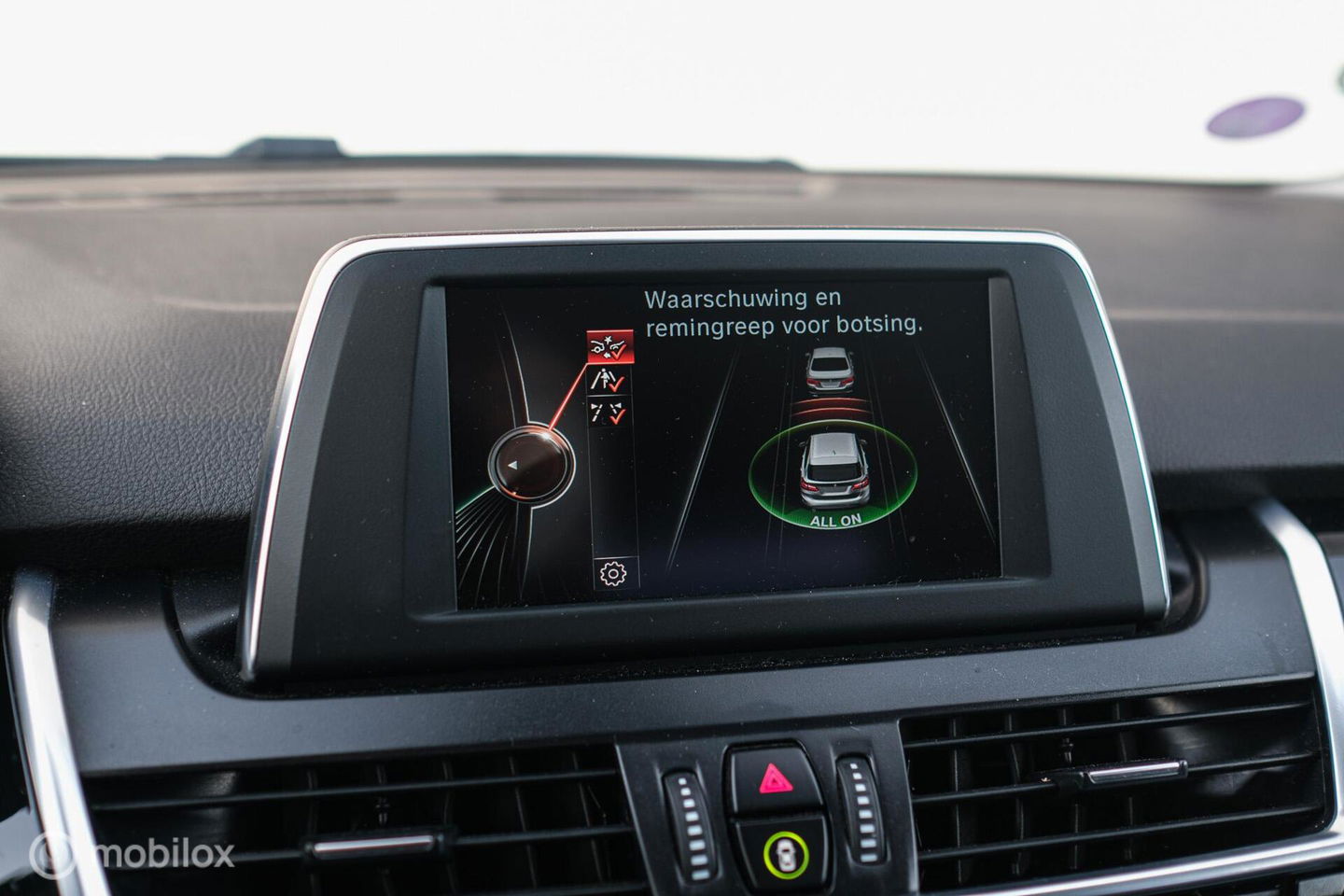 BMW 2 Serie Active Tourer 220i High Executive | LED | Stoelverwarming | Sportstoelen | PDC | Automaat |