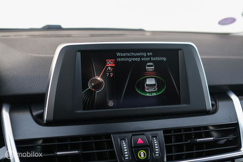 BMW 2 Serie Active Tourer 220i High Executive | LED | Stoelverwarming | Sportstoelen | PDC | Automaat |