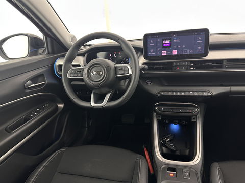 Jeep Avenger Summit 54 kWh [ 3-Fase ] {SOH-95%} (INCL-BTW) *LEATHER-MICROFIBRE | FULL-LED | ADAPTIVE-CRUISE | BLIND-SPOT | CAMERA | DIGI-COCKPIT | NAVI-FULLMAP | HEATED-COMFORTSEATS | ECC | CCS-FASTLOADER |  PDC | CARPLAY | CRUISE | 18''AL