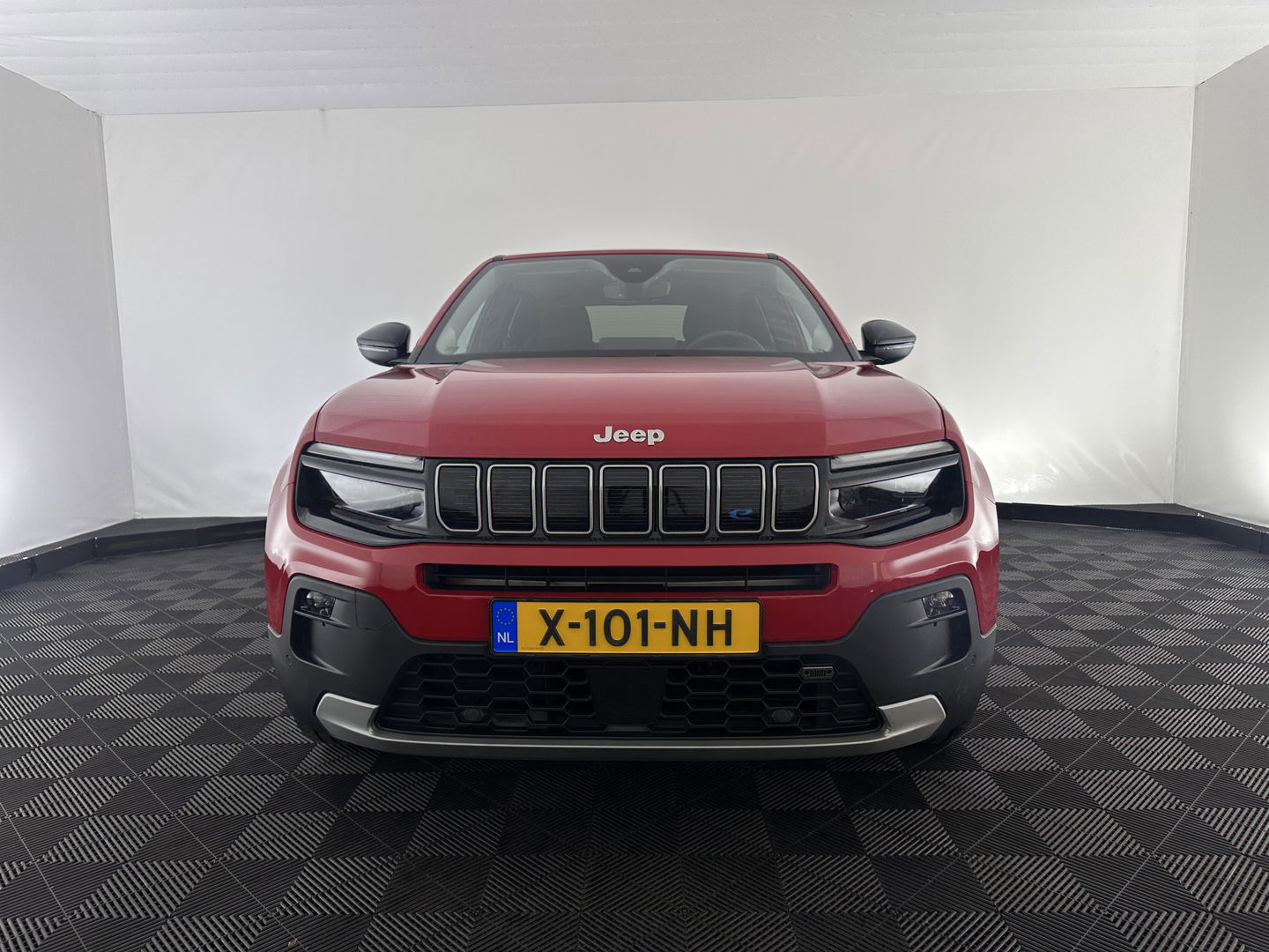 Jeep Avenger Summit 54 kWh [ 3-Fase ] {SOH-95%} (INCL-BTW) *LEATHER-MICROFIBRE | FULL-LED | ADAPTIVE-CRUISE | BLIND-SPOT | CAMERA | DIGI-COCKPIT | NAVI-FULLMAP | HEATED-COMFORTSEATS | ECC | CCS-FASTLOADER |  PDC | CARPLAY | CRUISE | 18''AL