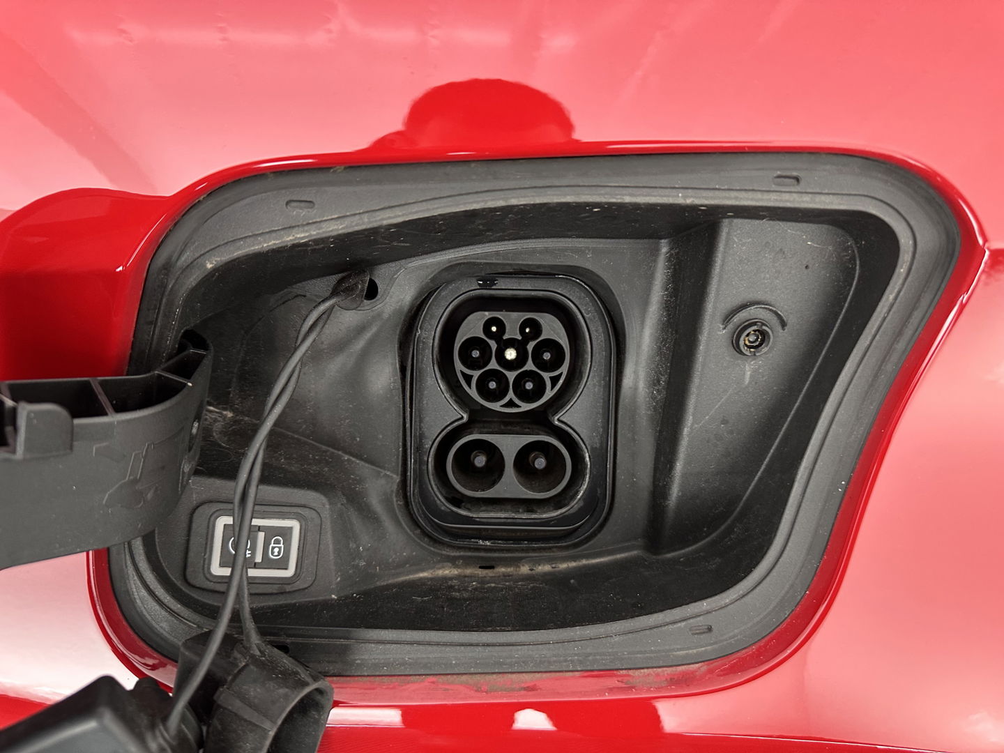 Jeep Avenger Summit 54 kWh [ 3-Fase ] {SOH-95%} (INCL-BTW) *LEATHER-MICROFIBRE | FULL-LED | ADAPTIVE-CRUISE | BLIND-SPOT | CAMERA | DIGI-COCKPIT | NAVI-FULLMAP | HEATED-COMFORTSEATS | ECC | CCS-FASTLOADER |  PDC | CARPLAY | CRUISE | 18''AL