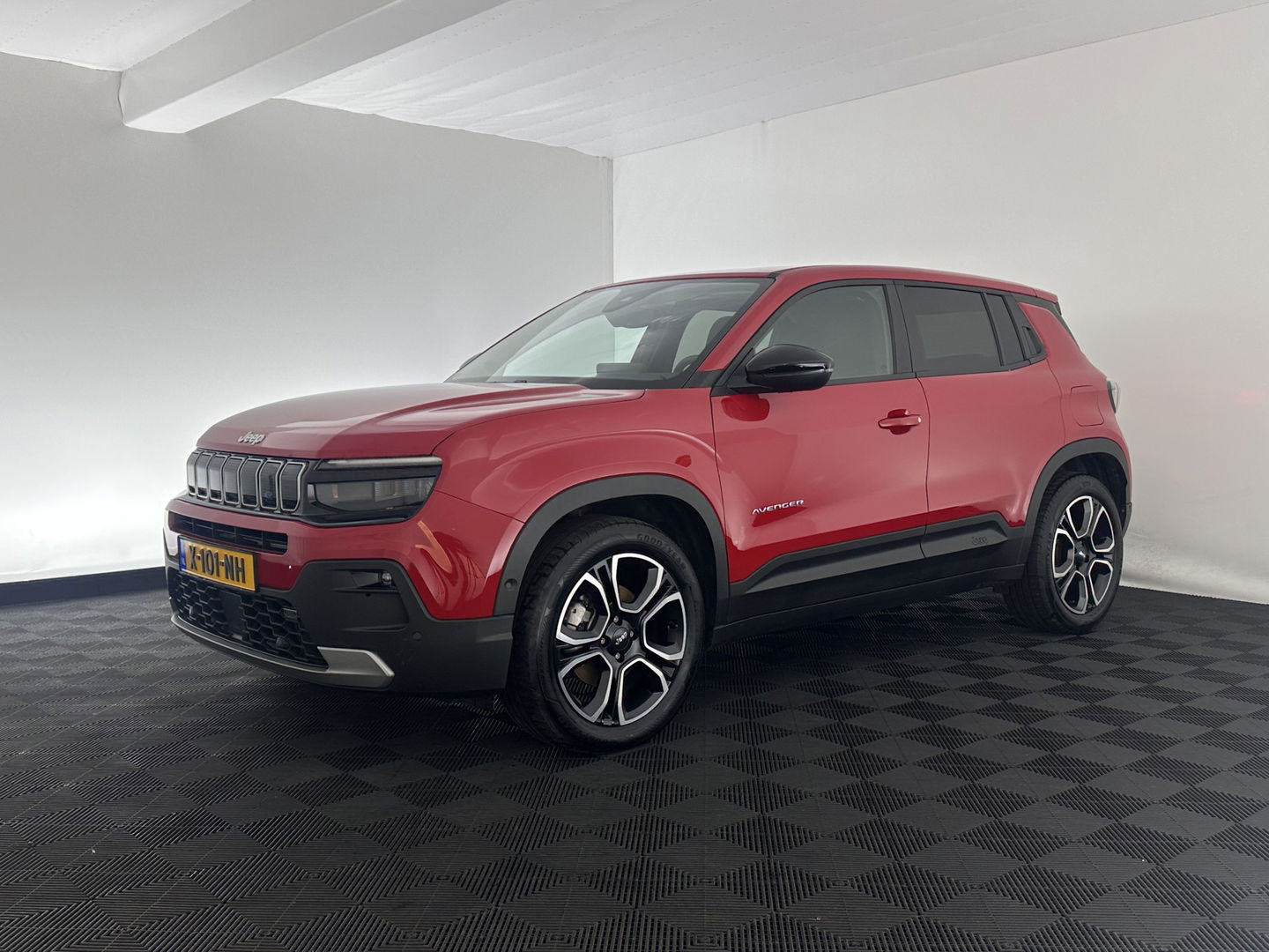 Jeep Avenger Summit 54 kWh [ 3-Fase ] {SOH-95%} (INCL-BTW) *LEATHER-MICROFIBRE | FULL-LED | ADAPTIVE-CRUISE | BLIND-SPOT | CAMERA | DIGI-COCKPIT | NAVI-FULLMAP | HEATED-COMFORTSEATS | ECC | CCS-FASTLOADER |  PDC | CARPLAY | CRUISE | 18''AL