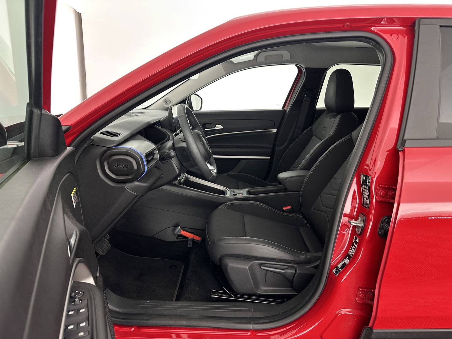 Jeep Avenger Summit 54 kWh [ 3-Fase ] {SOH-95%} (INCL-BTW) *LEATHER-MICROFIBRE | FULL-LED | ADAPTIVE-CRUISE | BLIND-SPOT | CAMERA | DIGI-COCKPIT | NAVI-FULLMAP | HEATED-COMFORTSEATS | ECC | CCS-FASTLOADER |  PDC | CARPLAY | CRUISE | 18''AL