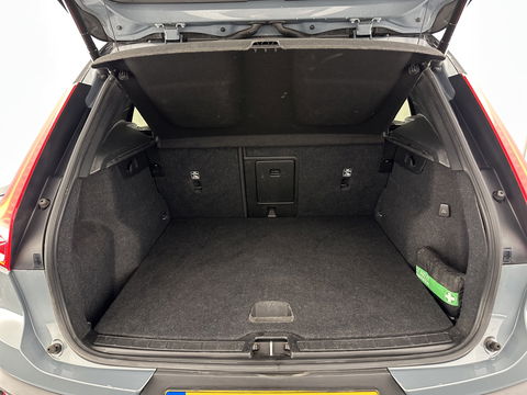 Volvo XC40 Recharge P8 AWD R-Design [ 3-Fase ] (INCL.BTW) Aut. *PANO | LEATHER-ALCANTARA | DIGI-COCKPIT | FULL-LED | HARMAN/KARDON | TOP-VIEW | CARPLAY | NAVI-FULLMAP | ECC | PDC | KEYLESS | HEATED-SPORTSEATS | BLIS | TOWBAR | 18''ALU*