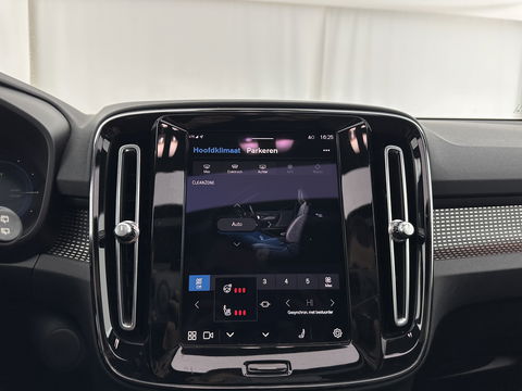 Volvo XC40 Recharge P8 AWD R-Design [ 3-Fase ] (INCL.BTW) Aut. *PANO | LEATHER-ALCANTARA | DIGI-COCKPIT | FULL-LED | HARMAN/KARDON | TOP-VIEW | CARPLAY | NAVI-FULLMAP | ECC | PDC | KEYLESS | HEATED-SPORTSEATS | BLIS | TOWBAR | 18''ALU*