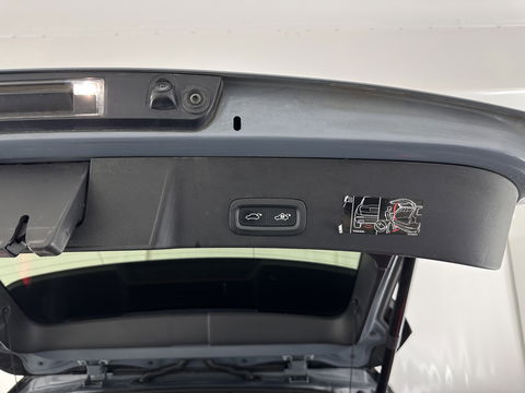 Volvo XC40 Recharge P8 AWD R-Design [ 3-Fase ] (INCL.BTW) Aut. *PANO | LEATHER-ALCANTARA | DIGI-COCKPIT | FULL-LED | HARMAN/KARDON | TOP-VIEW | CARPLAY | NAVI-FULLMAP | ECC | PDC | KEYLESS | HEATED-SPORTSEATS | BLIS | TOWBAR | 18''ALU*