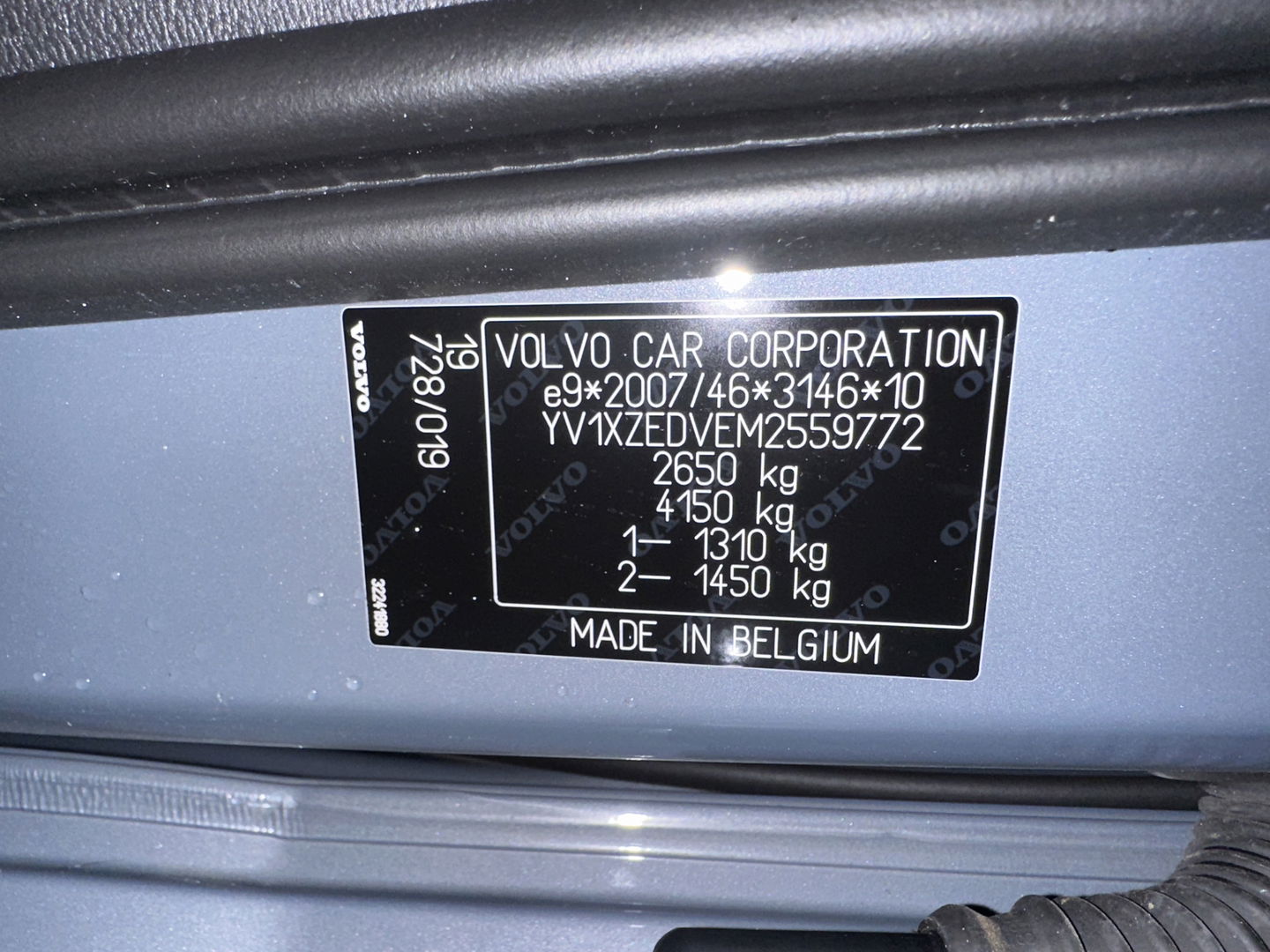 Volvo XC40 Recharge P8 AWD R-Design [ 3-Fase ] {SOH-92%} (INCL.BTW) Aut. *PANO | LEATHER-ALCANTARA | DIGI-COCKPIT | FULL-LED | HARMAN/KARDON | TOP-VIEW | CARPLAY | NAVI-FULLMAP | ECC | PDC | KEYLESS | HEATED-SPORTSEATS | BLIS | TOWBAR | 18''ALU*