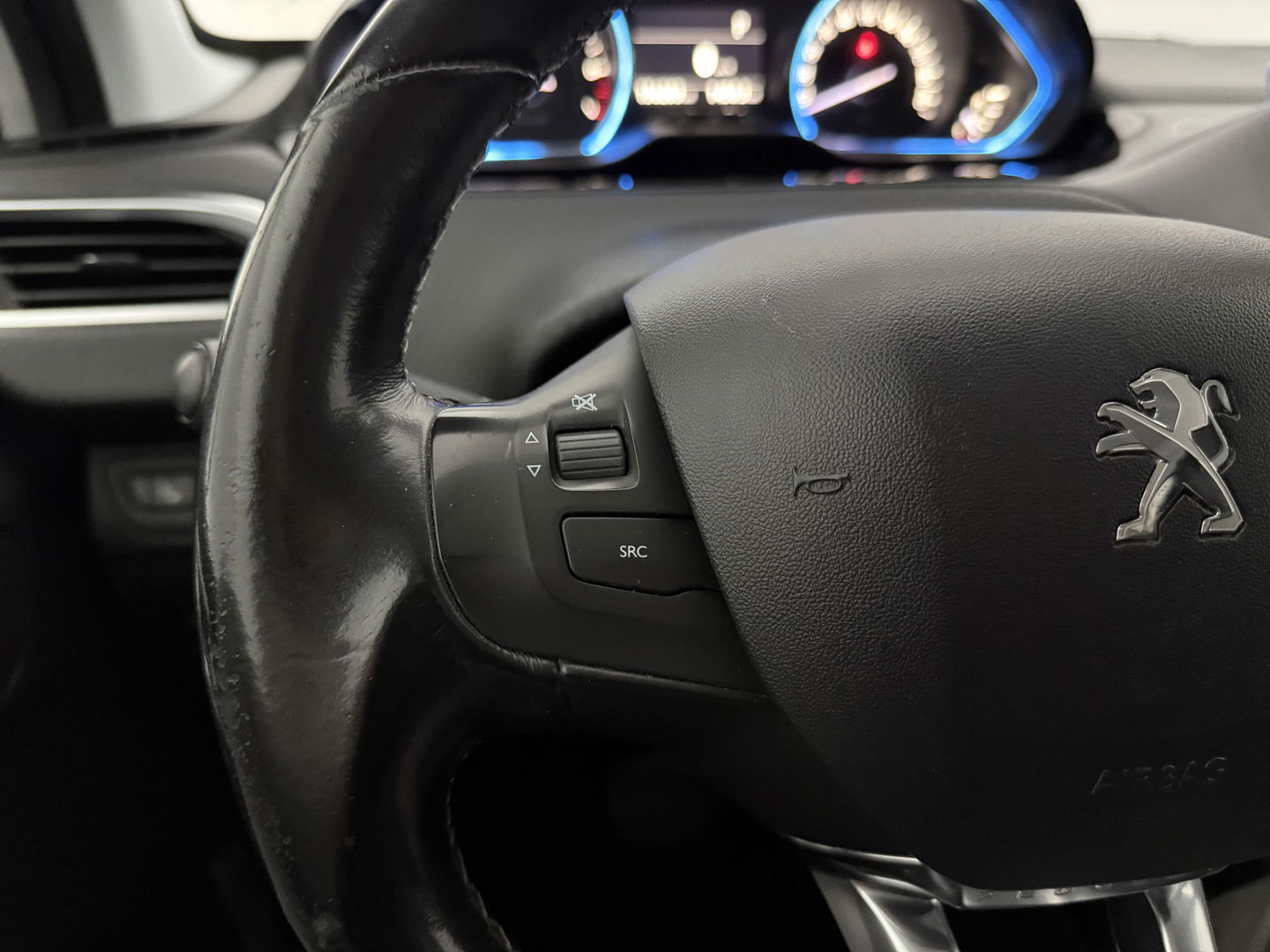 Peugeot 2008 1.2 PureTech Allure | Clima | Cruise | Carplay | Trekh. | Navi | Parkeersens.