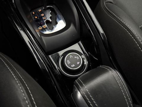 Peugeot 2008 1.2 PureTech Allure | Clima | Cruise | Carplay | Trekh. | Navi | Parkeersens.