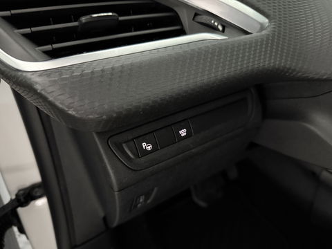 Peugeot 2008 1.2 PureTech Allure | Clima | Cruise | Carplay | Trekh. | Navi | Parkeersens.