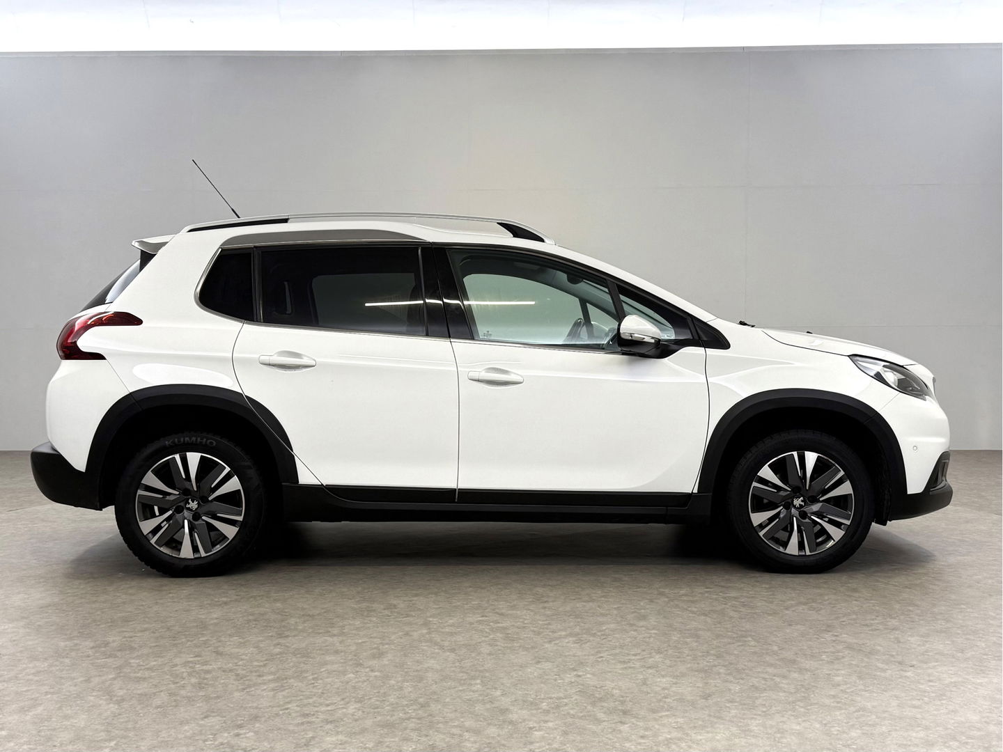 Peugeot 2008 1.2 PureTech Allure | Clima | Cruise | Carplay | Trekh. | Navi | Parkeersens.