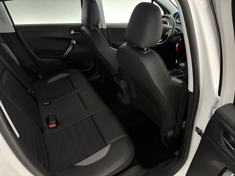 Peugeot 2008 1.2 PureTech Allure | Clima | Cruise | Carplay | Trekh. | Navi | Parkeersens.