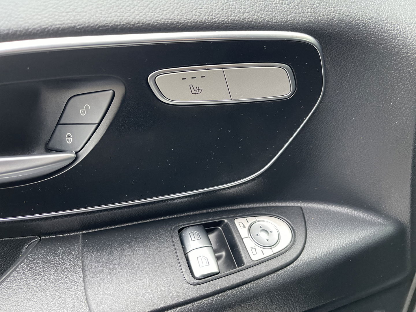 Mercedes-Benz Vito 114 CDI Lang L2H1 automaat / vaste prijs rijklaar € 24.950 ex btw / bpm vrij / lease vanaf € 439 / airco / cruise / navi / camera / pdc / stoelverwarming / led koplampen !