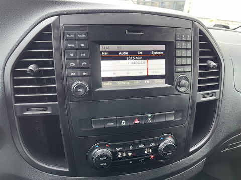 Mercedes-Benz Vito 114 CDI Lang L2H1 automaat / vaste prijs rijklaar € 24.950 ex btw / bpm vrij / lease vanaf € 439 / airco / cruise / navi / camera / pdc / stoelverwarming / led koplampen !