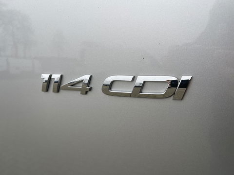 Mercedes-Benz Vito 114 CDI Lang L2H1 automaat / vaste prijs rijklaar € 24.950 ex btw / bpm vrij / lease vanaf € 439 / airco / cruise / navi / camera / pdc / stoelverwarming / led koplampen !