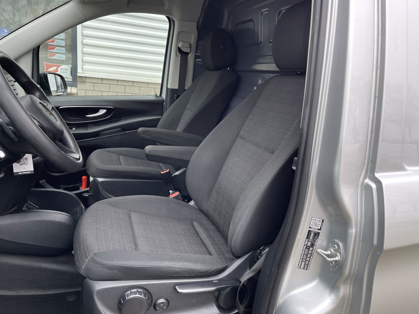 Mercedes-Benz Vito 114 CDI Lang L2H1 automaat / vaste prijs rijklaar € 24.950 ex btw / bpm vrij / lease vanaf € 439 / airco / cruise / navi / camera / pdc / stoelverwarming / led koplampen !