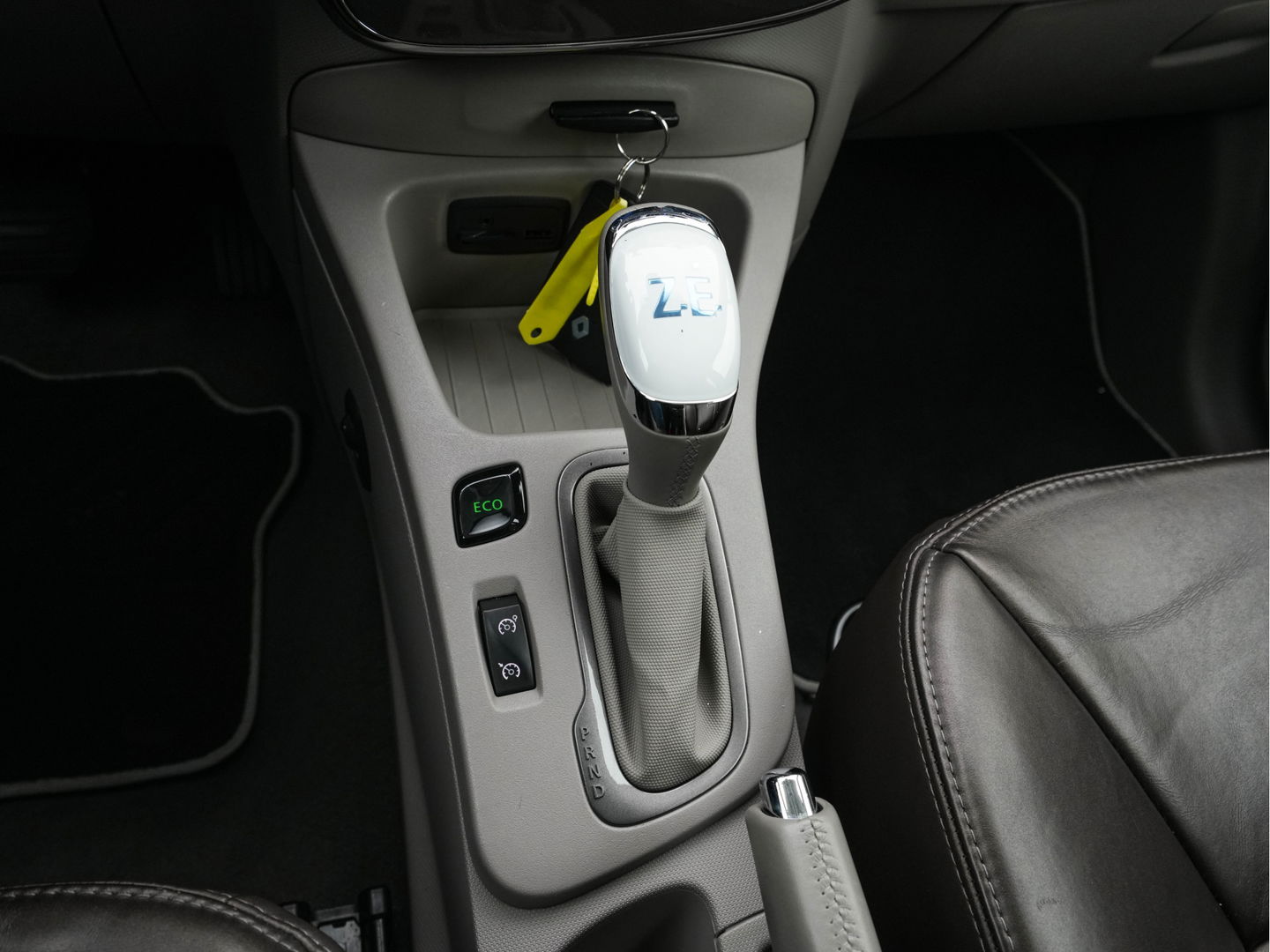 Renault ZOE R90 Bose 41 kWh (Inclusive-Battery) [ 3-Fase ] {SOH-85%} Aut.*LUXURY-LEATHER | BOSE-AUDIO | NAVI-FULLMAP | FULL-LED | DIGI-COCKPIT | CRUISE | ECC | PDC | PRIVACY-GLASS | HEATED-COMFORTSEATS | 16"ALU*