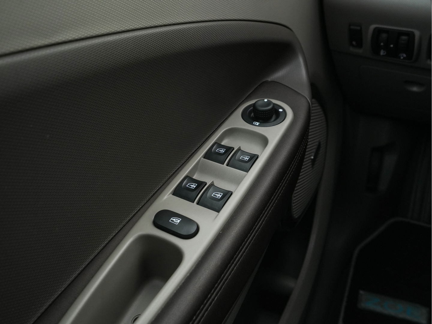 Renault ZOE R90 Bose 41 kWh (Inclusive-Battery) [ 3-Fase ] {SOH-85%} Aut.*LUXURY-LEATHER | BOSE-AUDIO | NAVI-FULLMAP | FULL-LED | DIGI-COCKPIT | CRUISE | ECC | PDC | PRIVACY-GLASS | HEATED-COMFORTSEATS | 16"ALU*