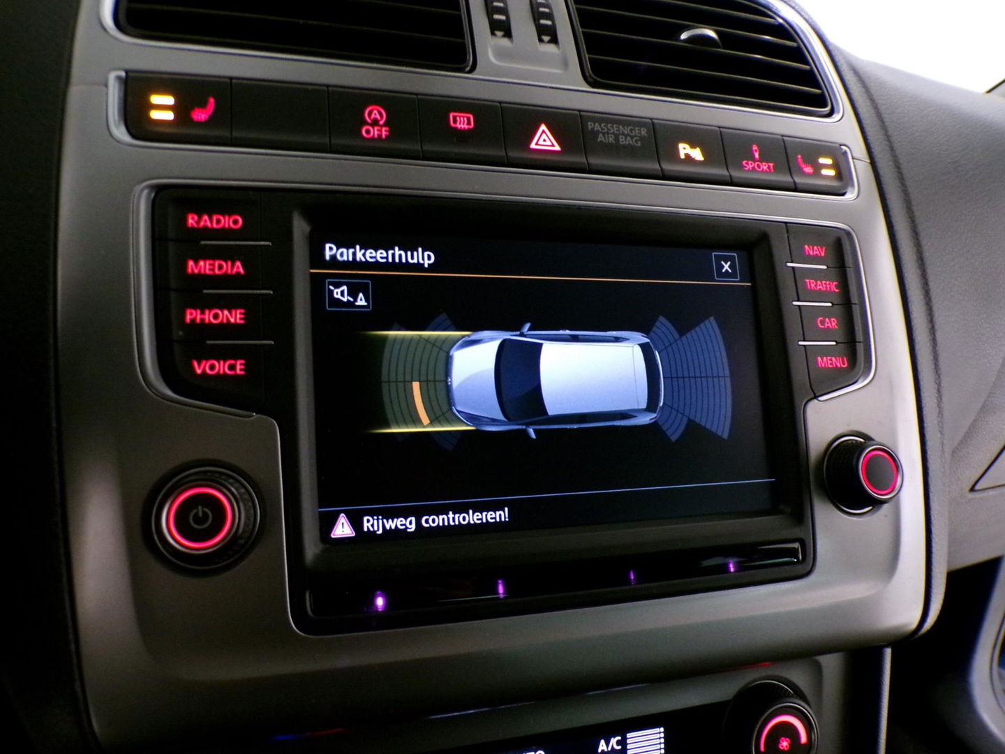 Volkswagen Polo 1.0 TSI 95PK Edition "Origineel NL!" Xenon-LED Adaptive-cruise Stoelverwarming Parkeersensoren 17"Velgen 4-Season