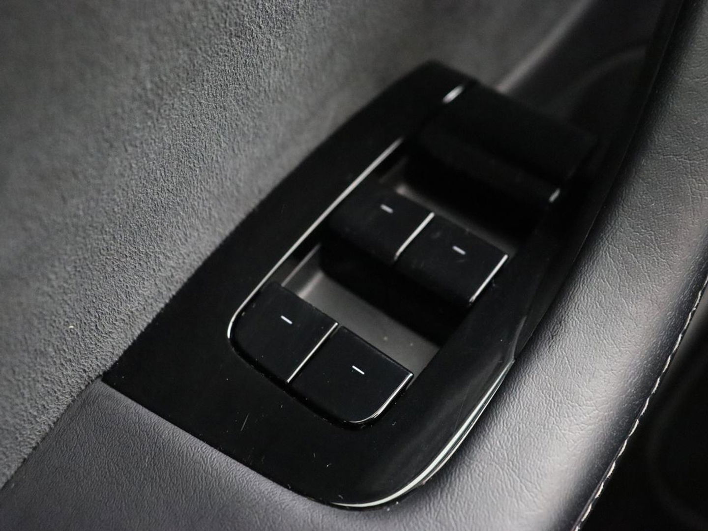 Tesla Model 3 Long Range AWD 75kWh | Panoramadak | Autopilot | Leder | Stoelverwarming | Full LED | Navigatie | Keyless | 18'' | Camera