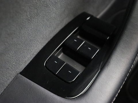 Tesla Model 3 Long Range AWD 75kWh | Panoramadak | Autopilot | Leder | Stoelverwarming | Full LED | Navigatie | Keyless | 18'' | Camera