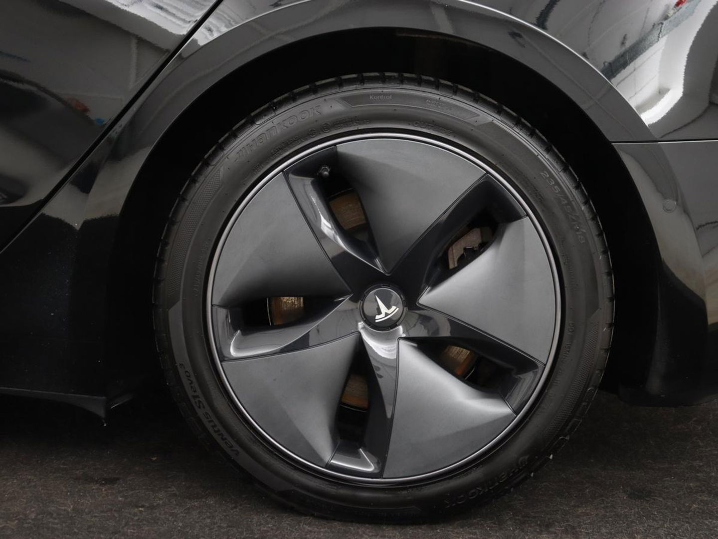 Tesla Model 3 Long Range AWD 75kWh | Panoramadak | Autopilot | Leder | Stoelverwarming | Full LED | Navigatie | Keyless | 18'' | Camera