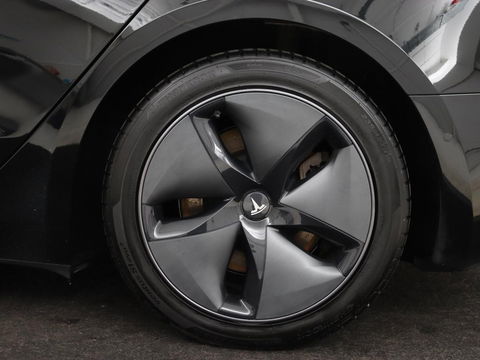 Tesla Model 3 Long Range AWD 75kWh | Panoramadak | Autopilot | Leder | Stoelverwarming | Full LED | Navigatie | Keyless | 18'' | Camera