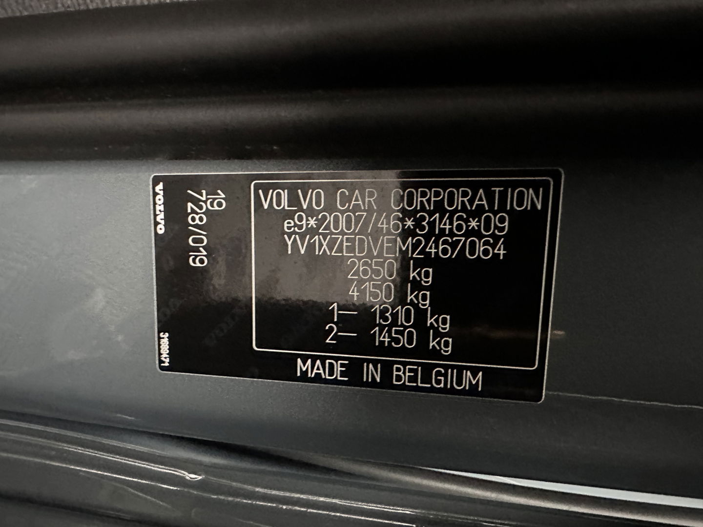 Volvo XC40 Recharge P8 AWD R-Design [ 3-Fase ] {SOH-90%} (INCL-BTW) Aut. *PANO | LEATHER-ALCANTARA | ADAPTIVE-CRUISE | DIGI-COCKPIT | FULL-LED | HARMAN/KARDON | TOPVIEW | NAVI-FULLMAP | ECC | PDC | KEYLESS | HEATED-SPORTSEATS | TOWBAR | 20''ALU*