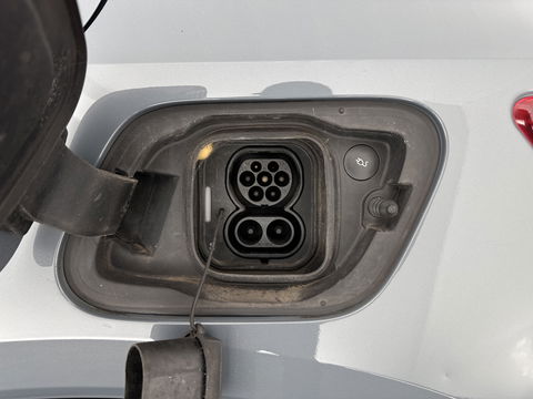 Volvo XC40 Recharge P8 AWD R-Design [ 3-Fase ] {SOH-90%} (INCL-BTW) Aut. *PANO | LEATHER-ALCANTARA | ADAPTIVE-CRUISE | DIGI-COCKPIT | FULL-LED | HARMAN/KARDON | TOPVIEW | NAVI-FULLMAP | ECC | PDC | KEYLESS | HEATED-SPORTSEATS | TOWBAR | 20''ALU*