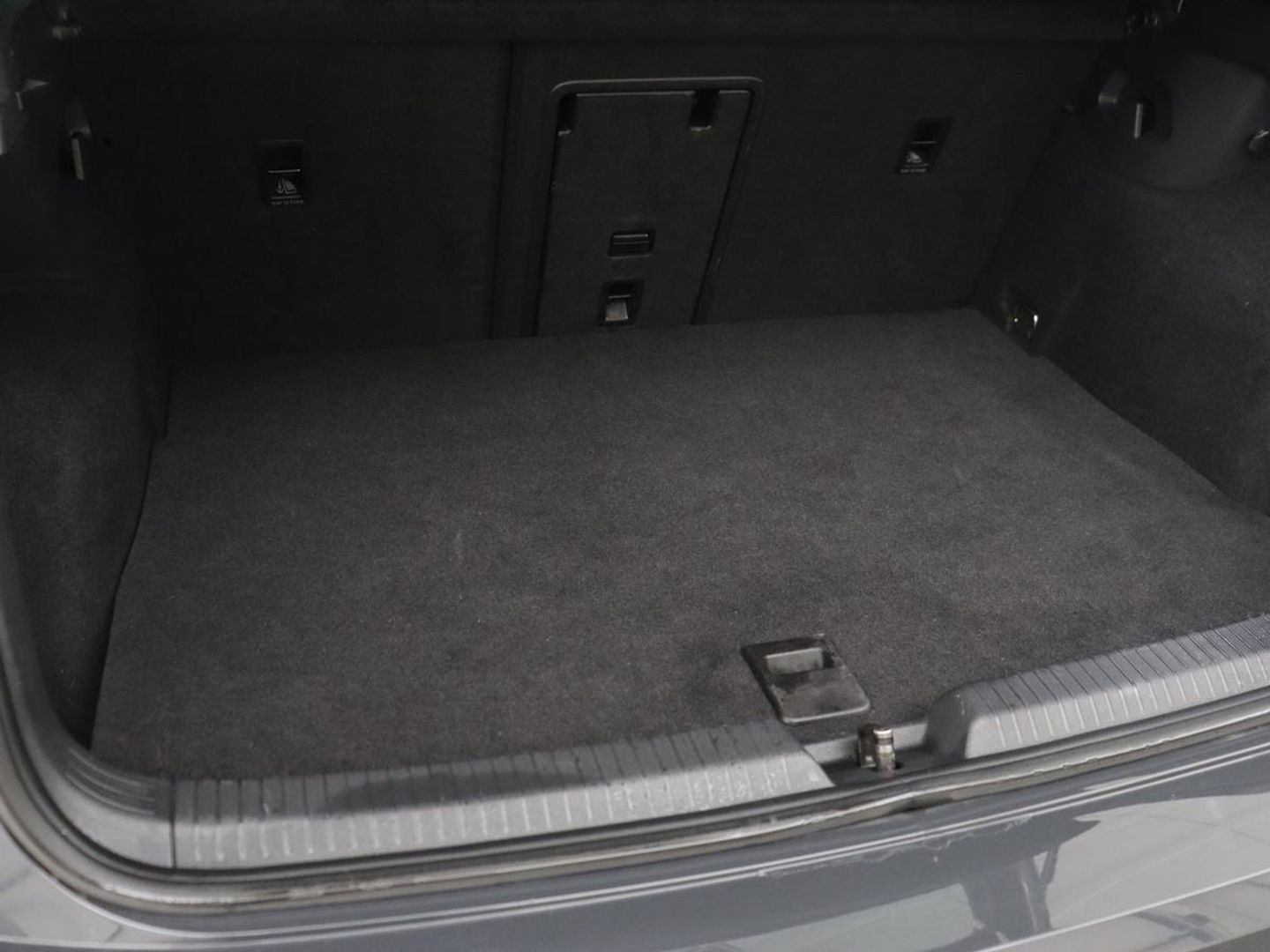 Volkswagen Golf 1.4 eHybrid GTE | Adaptive cruise | Camera | Park Assist | Carplay | Navigatie | Sfeerverlichting | LED Plus | Sportstoelen | Climate control | PHEV | Plug In