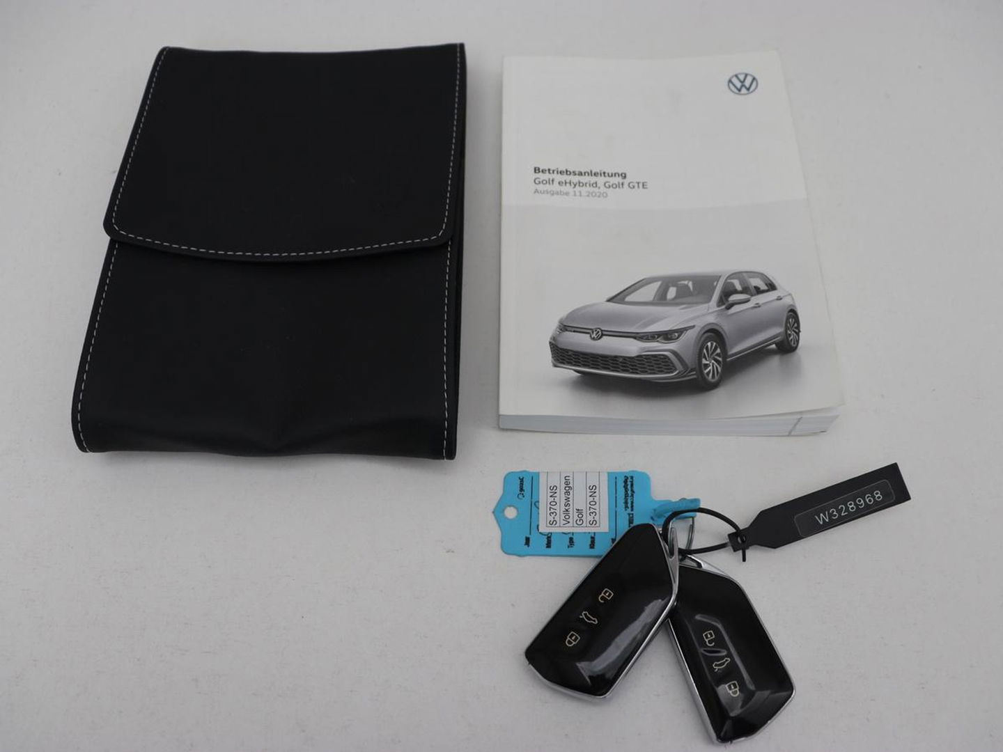 Volkswagen Golf 1.4 eHybrid GTE | Adaptive cruise | Camera | Park Assist | Carplay | Navigatie | Sfeerverlichting | LED Plus | Sportstoelen | Climate control | PHEV | Plug In