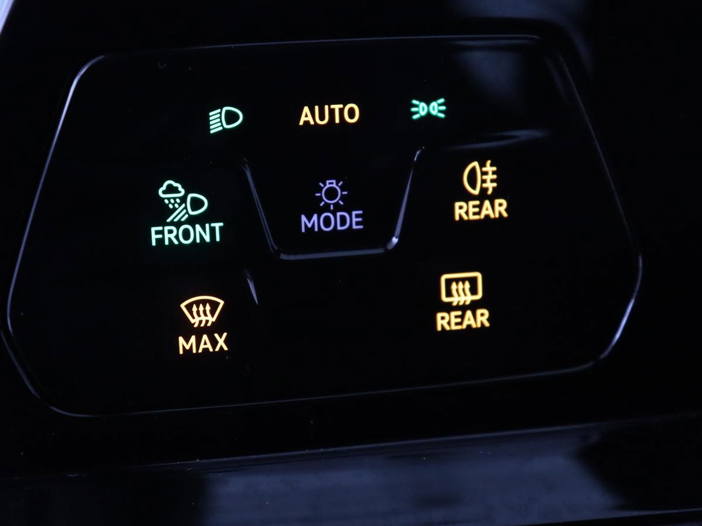 Volkswagen Golf 1.4 eHybrid GTE | Adaptive cruise | Camera | Park Assist | Carplay | Navigatie | Sfeerverlichting | LED Plus | Sportstoelen | Climate control | PHEV | Plug In