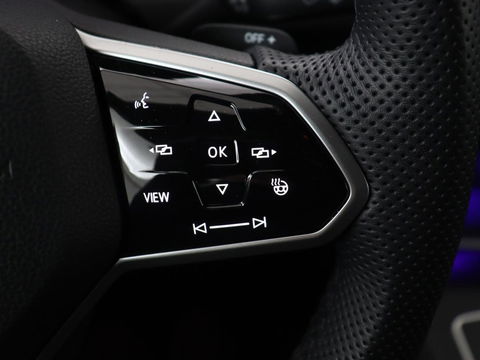 Volkswagen Golf 1.4 eHybrid GTE | Adaptive cruise | Camera | Park Assist | Carplay | Navigatie | Sfeerverlichting | LED Plus | Sportstoelen | Climate control | PHEV | Plug In