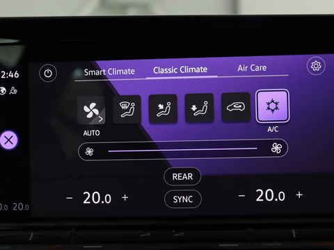 Volkswagen Golf 1.4 eHybrid GTE | Adaptive cruise | Camera | Park Assist | Carplay | Navigatie | Sfeerverlichting | LED Plus | Sportstoelen | Climate control | PHEV | Plug In