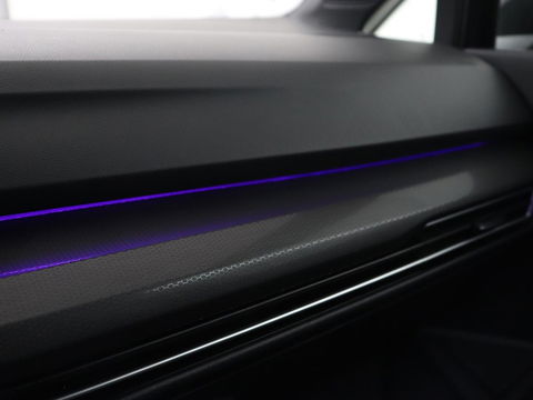 Volkswagen Golf 1.4 eHybrid GTE | Adaptive cruise | Camera | Park Assist | Carplay | Navigatie | Sfeerverlichting | LED Plus | Sportstoelen | Climate control | PHEV | Plug In