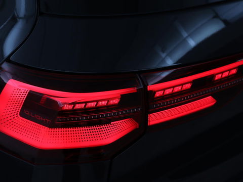 Volkswagen Golf 1.4 eHybrid GTE | Adaptive cruise | Camera | Park Assist | Carplay | Navigatie | Sfeerverlichting | LED Plus | Sportstoelen | Climate control | PHEV | Plug In