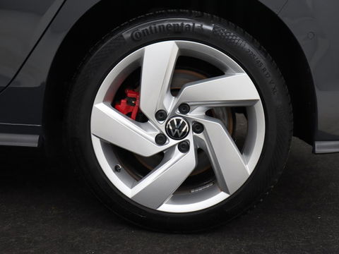 Volkswagen Golf 1.4 eHybrid GTE | Adaptive cruise | Camera | Park Assist | Carplay | Navigatie | Sfeerverlichting | LED Plus | Sportstoelen | Climate control | PHEV | Plug In